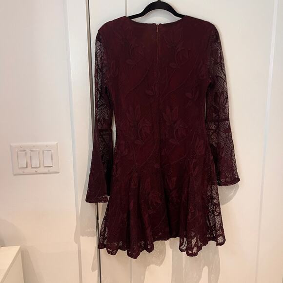 Elliatt Deep Red Lace Mini Dress Bell Sleeves Sz Medium Dark Romance - Picture 2 of 9